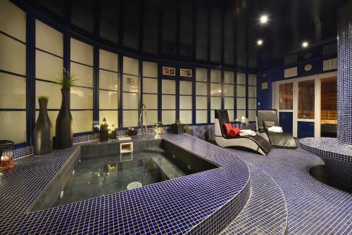 Hot tub, City Hotel Morris in Ceska Lipa