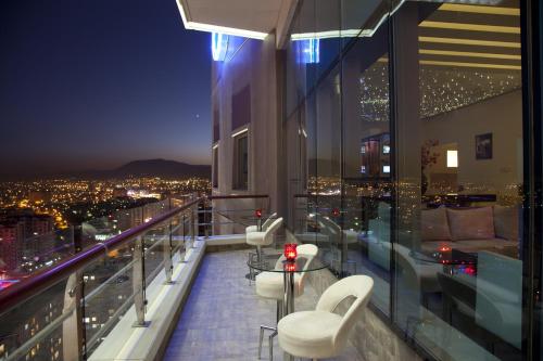 Балкон, Dedeman Konya Hotel & Convention Center in Конья