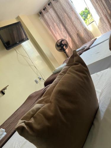3 twin beds