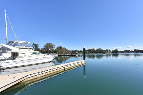 Trinity Point Luxe Townhouse Waterfront Reserve