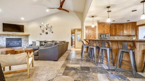 Topflite 16, Sunriver (photo 8)