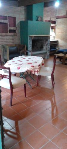 Las tres Marías sólo con seña (Las tres Marias solo con sena) near Aeroporto Internacional Astor Piazzolla