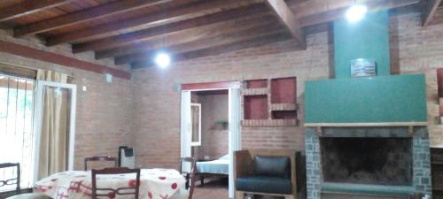 Las tres Marías sólo con seña (Las tres Marias solo con sena) near Aeroporto Internacional Astor Piazzolla