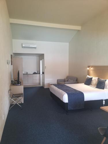 Captains Quarters Motor Inn in Cambridge