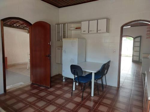 Casa Guarujá c/ piscina grande Casa Guarujá c/ piscina grande