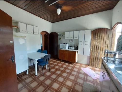 Casa Guarujá c/ piscina grande Casa Guarujá c/ piscina grande