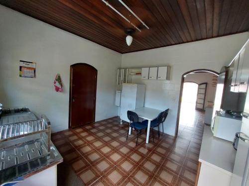 Casa Guarujá c/ piscina grande Casa Guarujá c/ piscina grande