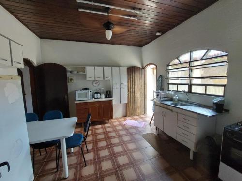 Casa Guarujá c/ piscina grande Casa Guarujá c/ piscina grande