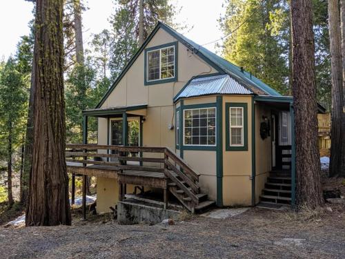 Cabin #3 in Pinecrest (CA)