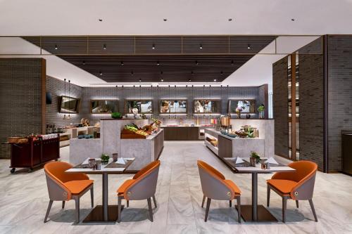 Restaurant, Metropolitan Residence near Saizeriya (Tao Pu Road)