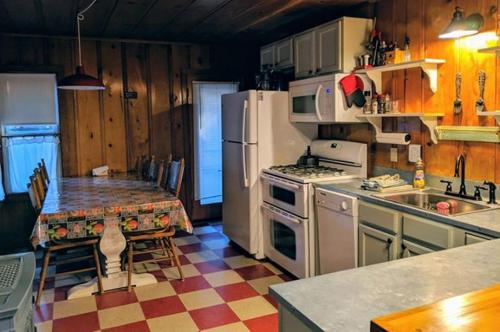 Cabin #7 in Pinecrest (CA)