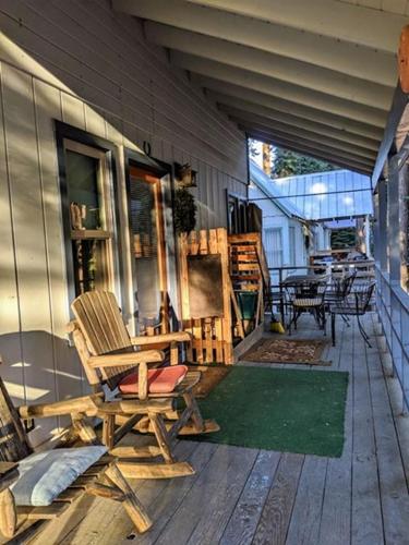 Cabin #7 in Pinecrest (CA)