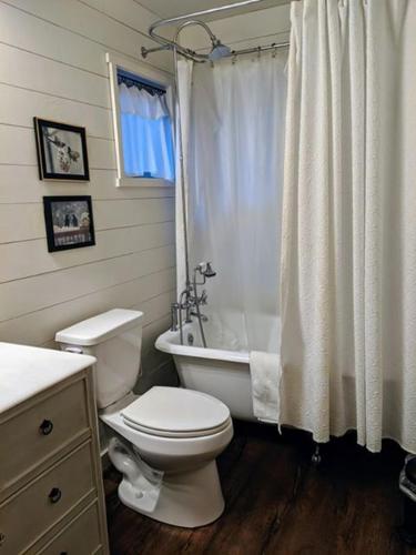 Cabin #7 in Pinecrest (CA)