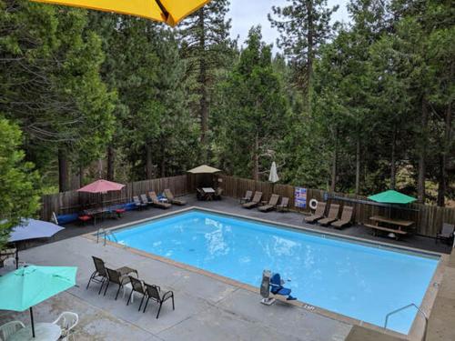 Cabin #10 in Pinecrest (CA)