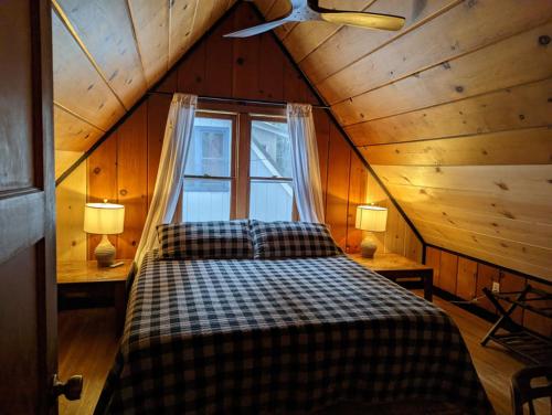 Cabin #8 in Pinecrest (CA)