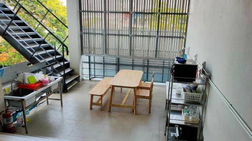 Kitchen, View Dee BKK Airport Residence near Debsirin Romklao School