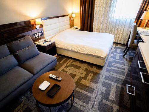 Standard Queen Room