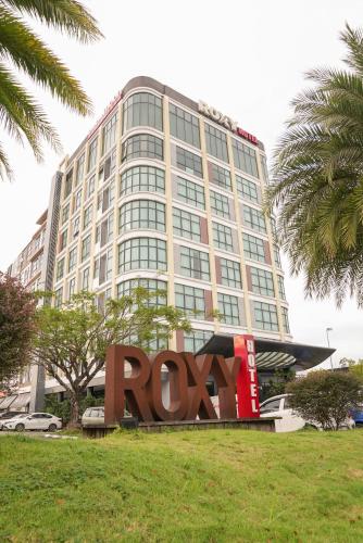 Roxy Hotel 3rd Mile, Kučing