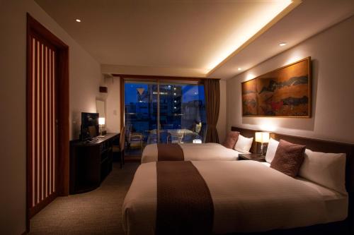 Premium Quadruple Room image 2