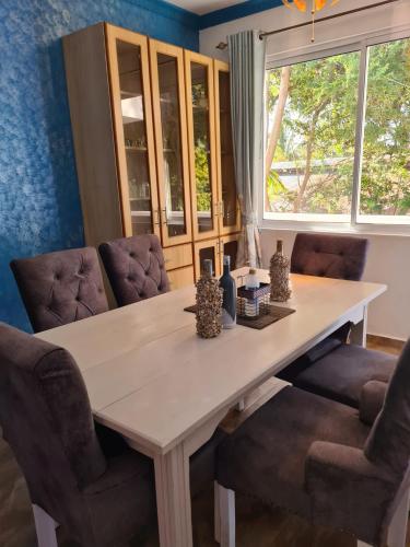 Instalaciones, Karibuni palace mtwapa in Mtwapa