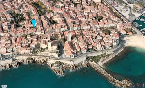 Rue Guillaumont heart of old Antibes