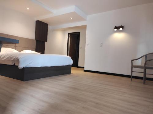 Modern'Hotel - image 2