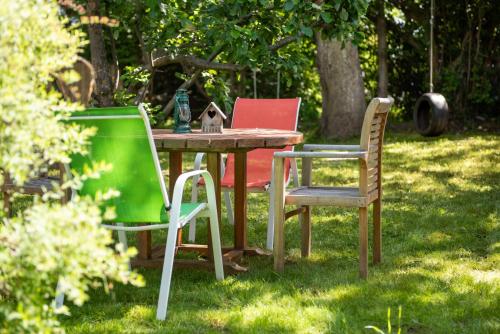 Kert, Walnut Flats-F4, 2-Bedroom with Ensuite - Parking, Netflix, WIFI - Close to Oxford, Bicester & Blenh in Dél-Kidlington