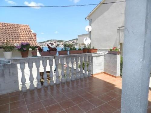 One-Bedroom Apartment with Balcony