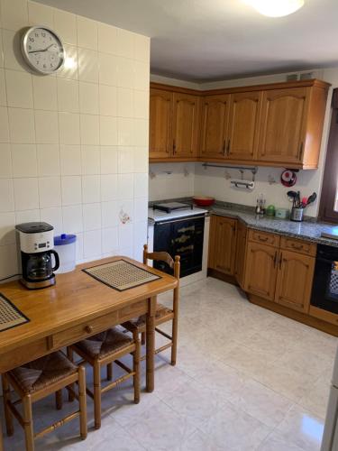Kitchen, La Buhardilla De Solavega - VV2530AS in Pilona
