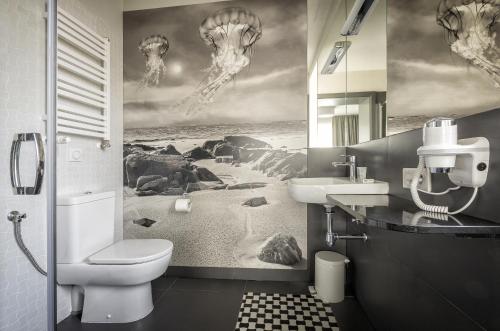 So Stay Hotel - image 4