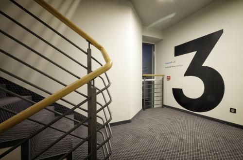 So Stay Hotel - image 3