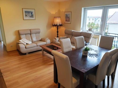 Apartament GornySlask blisko jeziora - 120qm - 3 sypialnie z parkingiem i klimatyzacja - Flat UpperS in Niewiesze