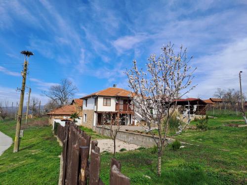 . Casa Lambuh