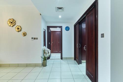 Golden Homes 1BR Reehan miniPalais Beside Burjh & Dubai mall Downtown, Dubai (photo 4)
