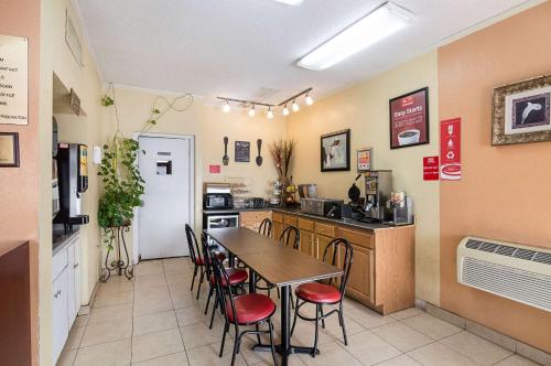 餐廳, 達爾哈特高速公路54號-287號伊克諾旅館 (Econo Lodge Dalhart Hwy 54 - Hwy 287) in 達爾哈特