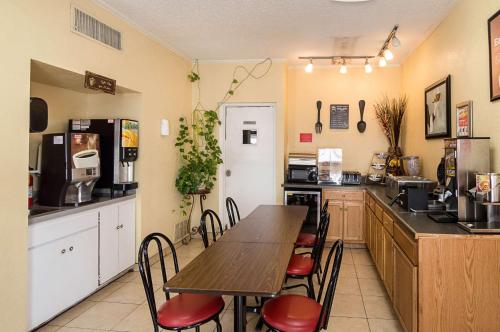 餐廳, 達爾哈特高速公路54號-287號伊克諾旅館 (Econo Lodge Dalhart Hwy 54 - Hwy 287) in 達爾哈特