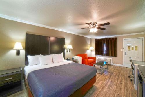 Econo Lodge Inn & Suites Corpus Christi