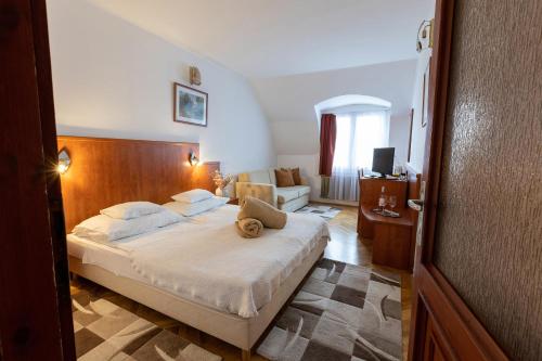 Helios Apartman Hotel - image 2