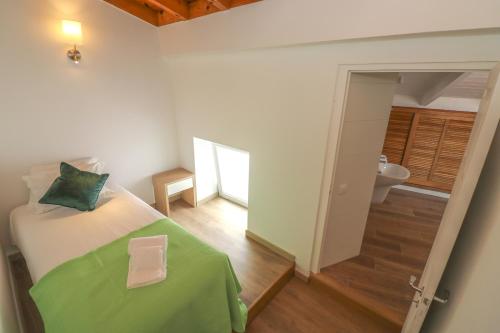 Triple room, private bathroom, 3 beds