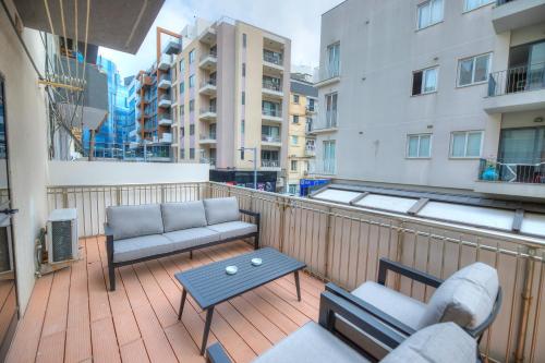2bedroom with large terrace in Paceville JPOR1-1 - Location saisonnière - San Ġiljan