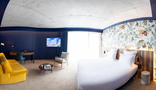 room detail thumbnail 1