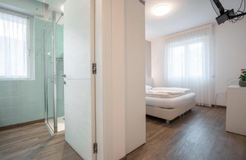 Rolly - Rooms & Restaurant Room Type - Double or Twin Room