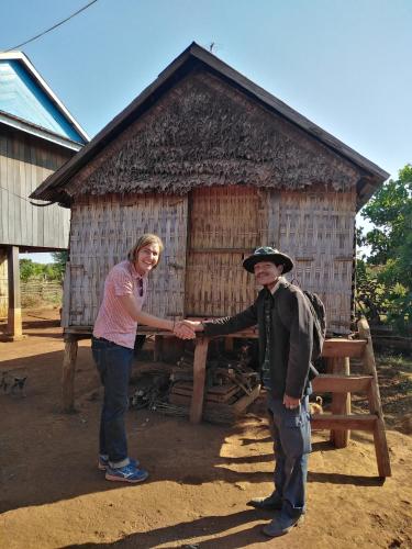 Banlung reggae bar homestay& SonaTrekking Tours - Banlung