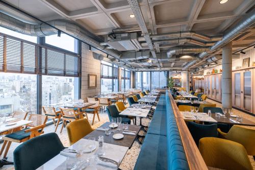 Ресторан, KOPSTER Hotel Residence Paris Ouest Colombes in Коломб