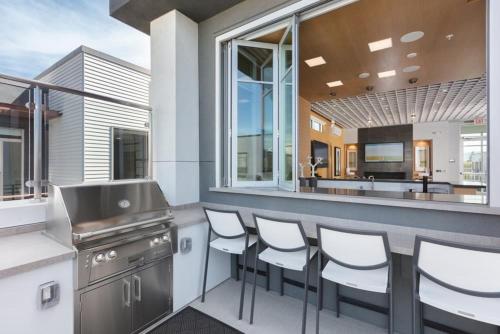 Elan Menlo Elan Menlo