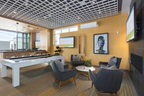 Elan Menlo Elan Menlo