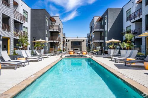 Elan Menlo Elan Menlo