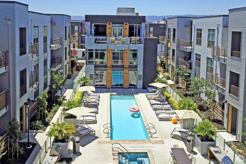 Elan Menlo Elan Menlo