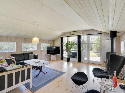  Holiday Home Steffie - 10km from the sea in Western Jutland by Interhome in Oksbøl