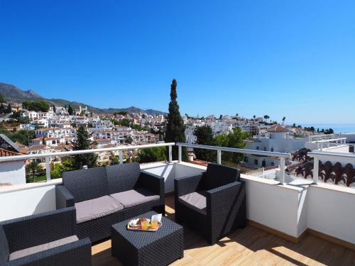 Nerja Paradise Rentals - Villa Zafiro - image 4